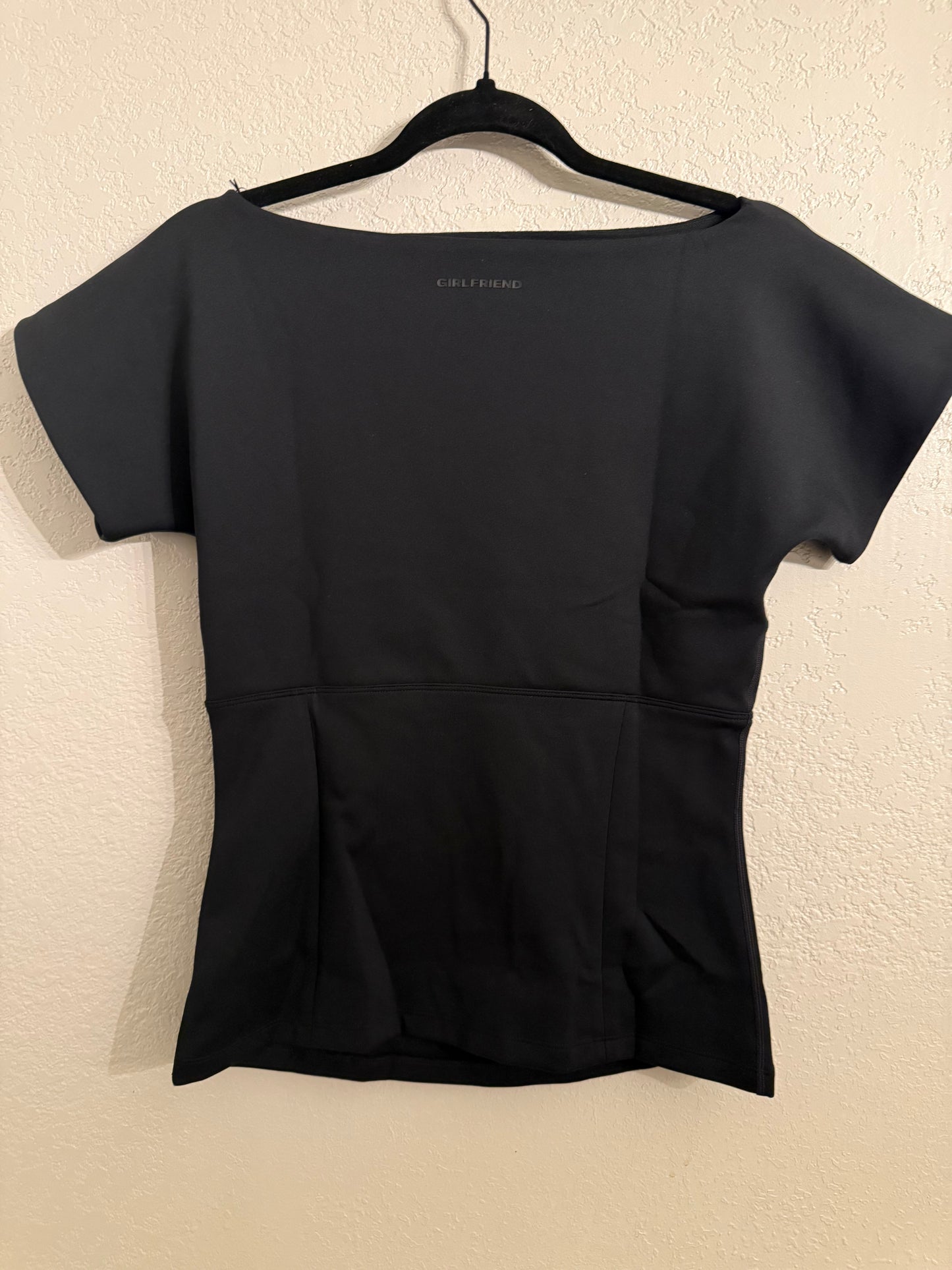 Girlfriend Collective Black Contour Keyhole Performance Top NWT Size Large